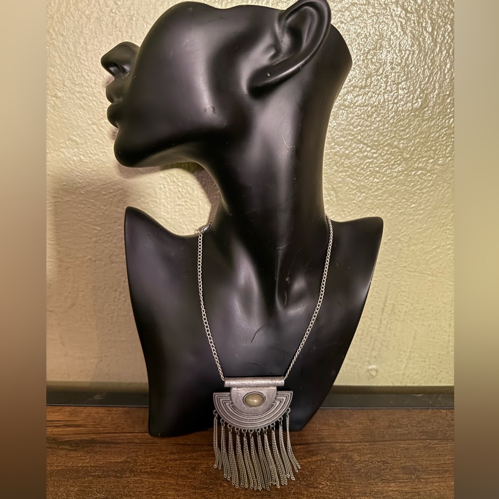 Paparazzi Jewelry Silver and Green Necklace